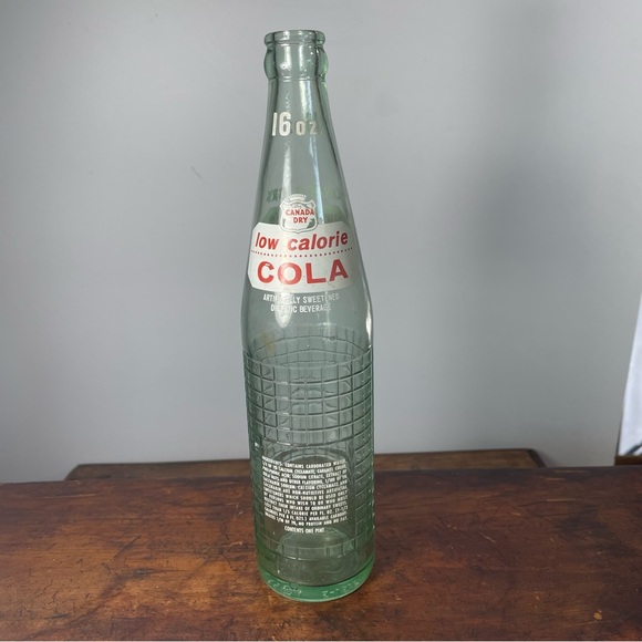 Vintage Canada Dry Cola green glass Bottle - Picture 3 of 7